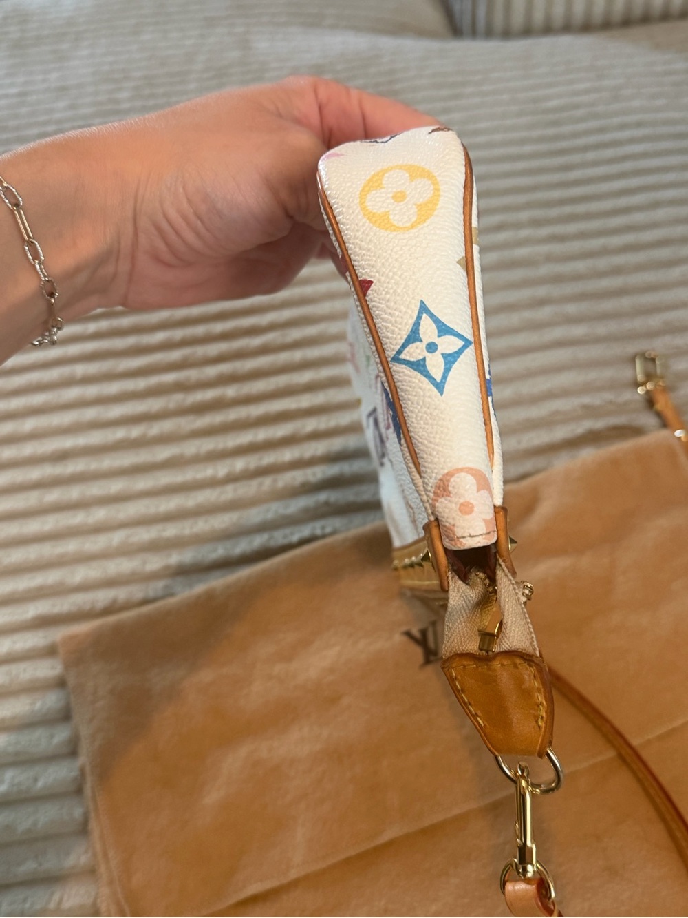 Louis Vuitton White Multicolore pochette Murakami - Picture 7 of 13